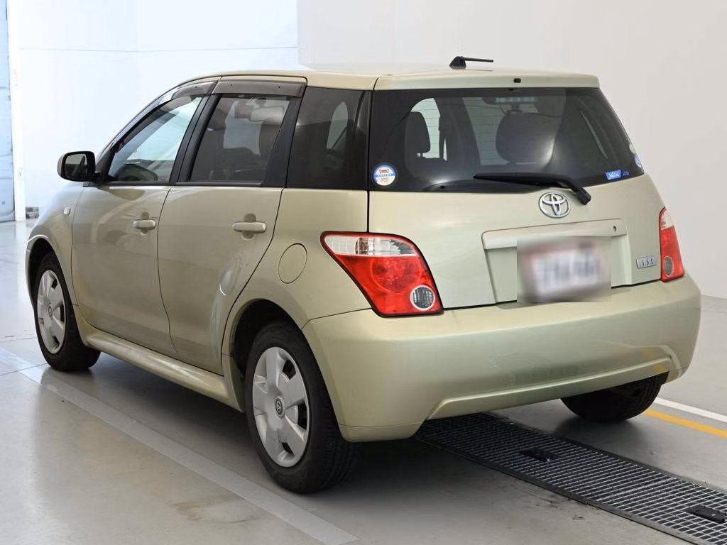 TOYOTA IST