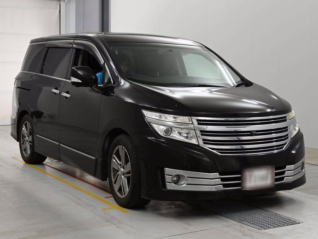 NISSAN ELGRAND