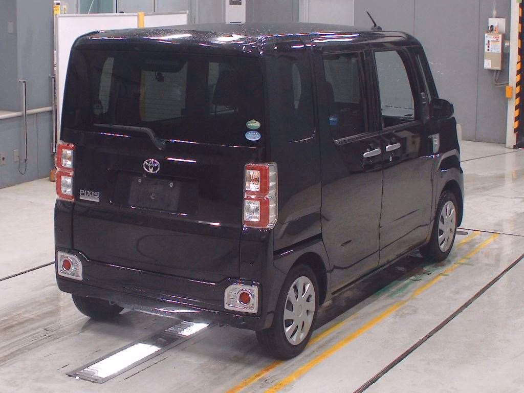 TOYOTA PIXIS MEGA