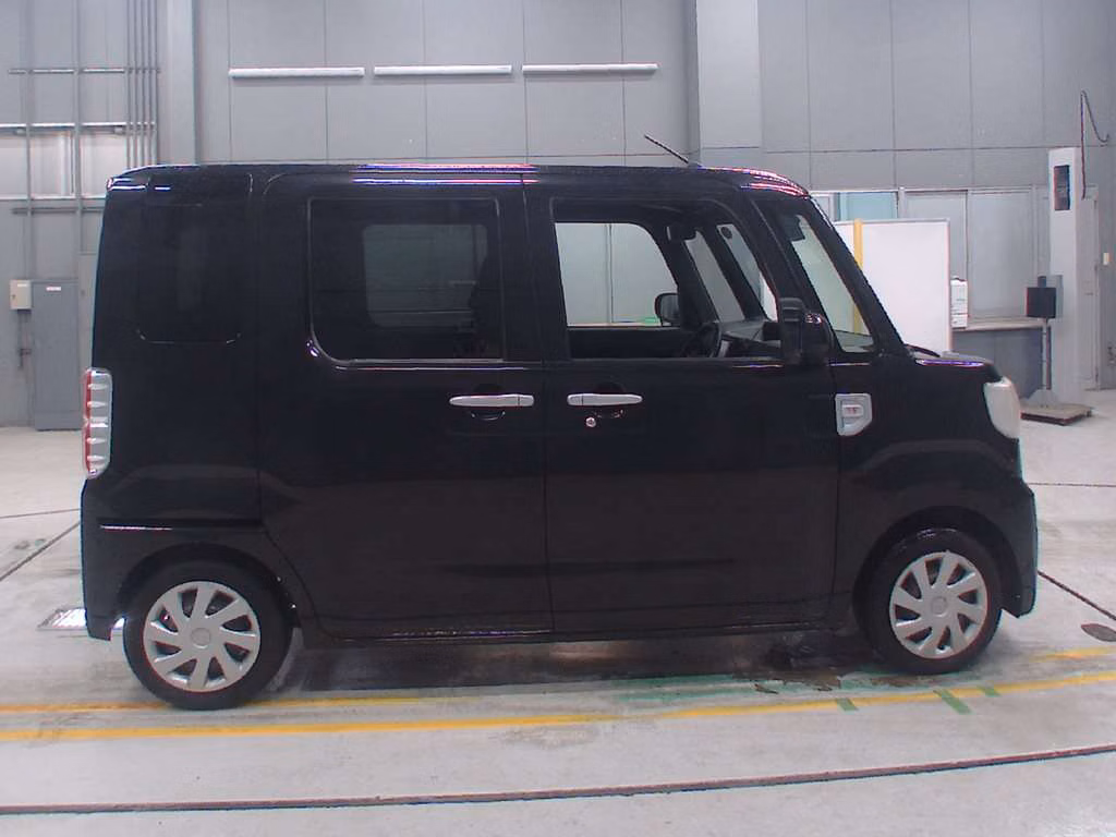 TOYOTA PIXIS MEGA