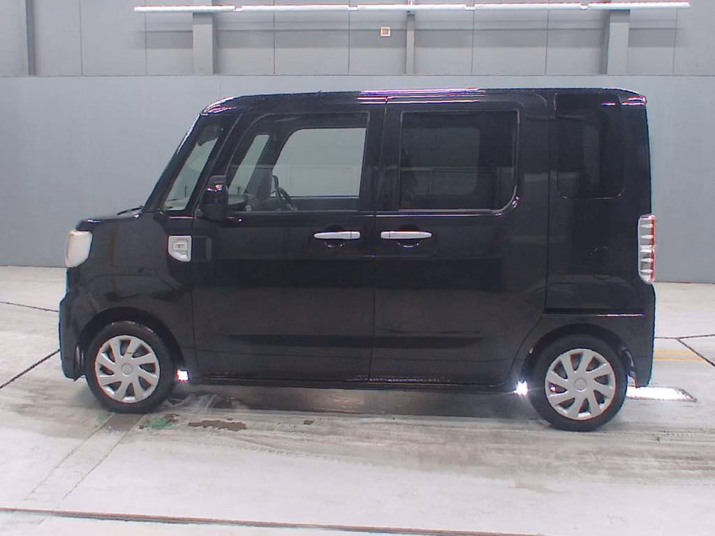TOYOTA PIXIS MEGA