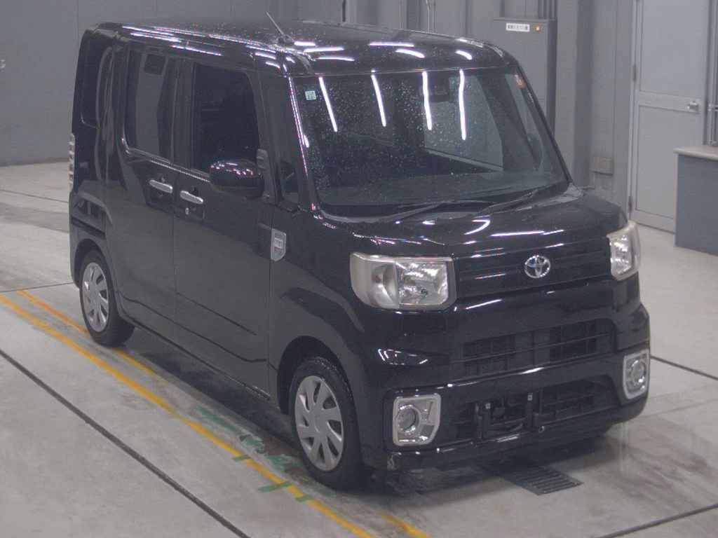 TOYOTA PIXIS MEGA