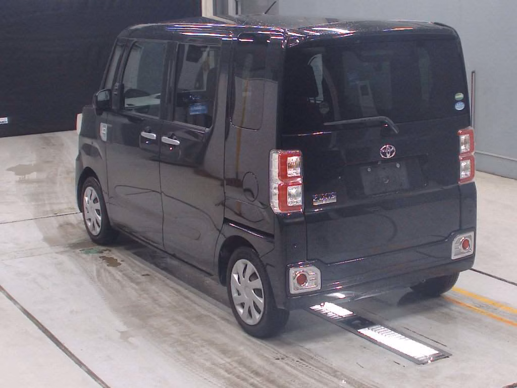 TOYOTA PIXIS MEGA