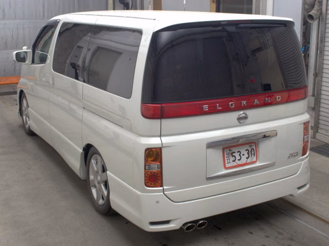 NISSAN ELGRAND