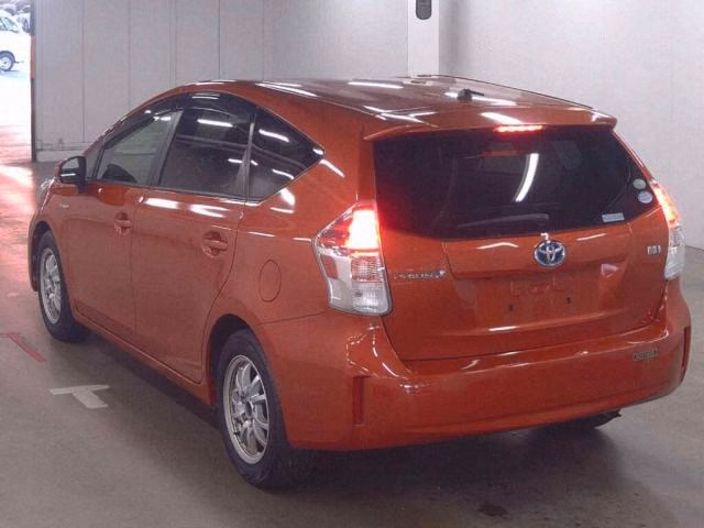 TOYOTA PRIUS ALPHA