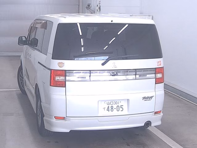 MITSUBISHI DELICA D:5