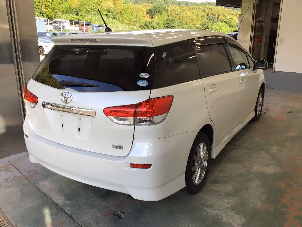 TOYOTA WISH
