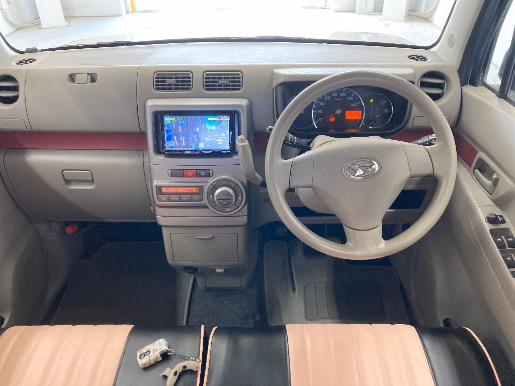 DAIHATSU MOVE CONTE