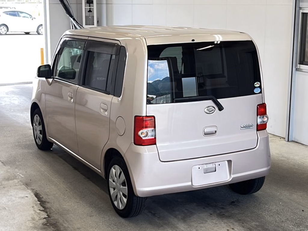 DAIHATSU MOVE CONTE