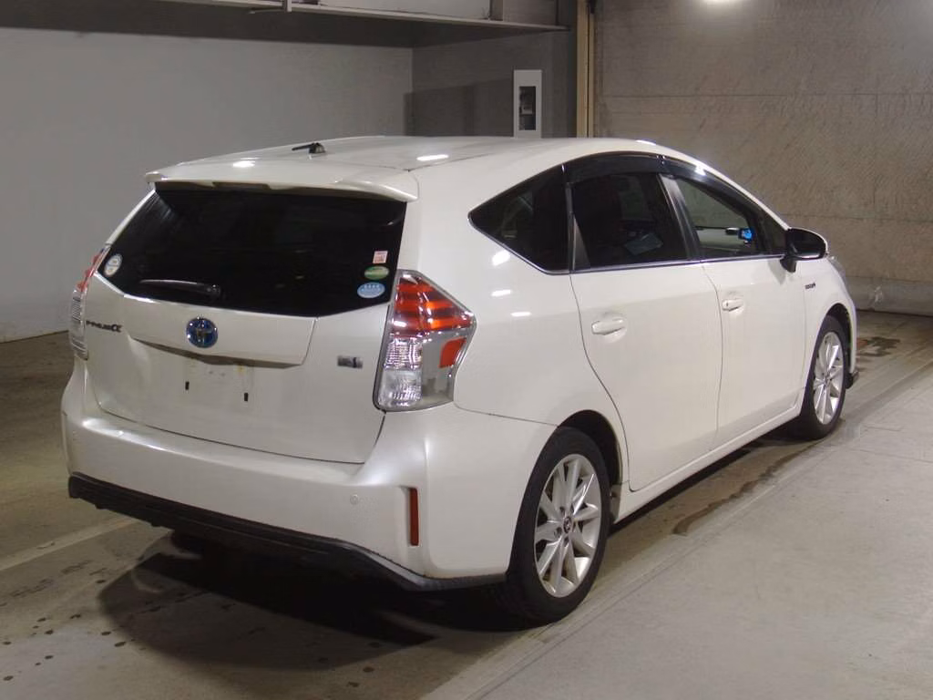 TOYOTA PRIUS ALPHA