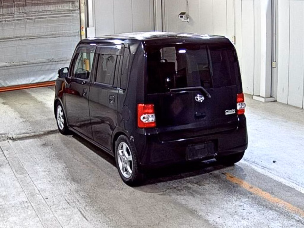 DAIHATSU MOVE CONTE