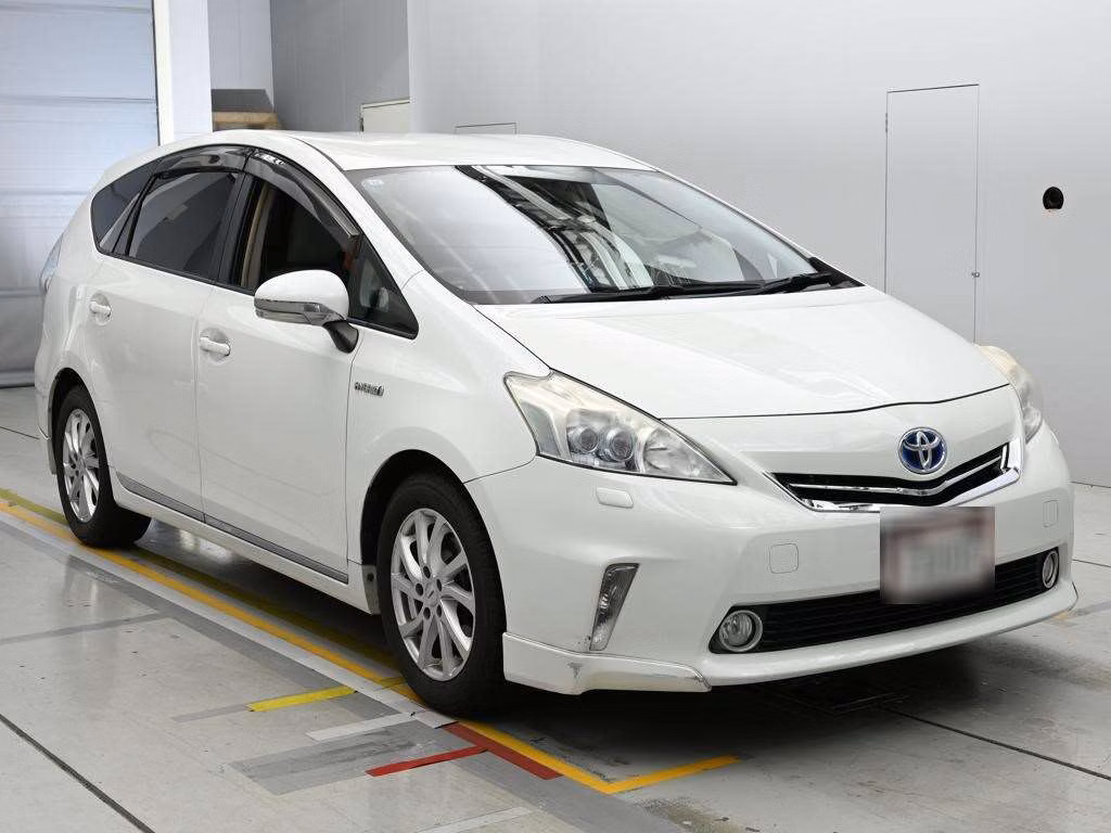 TOYOTA PRIUS ALPHA