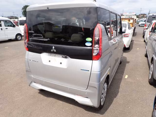 MITSUBISHI EK SPACE