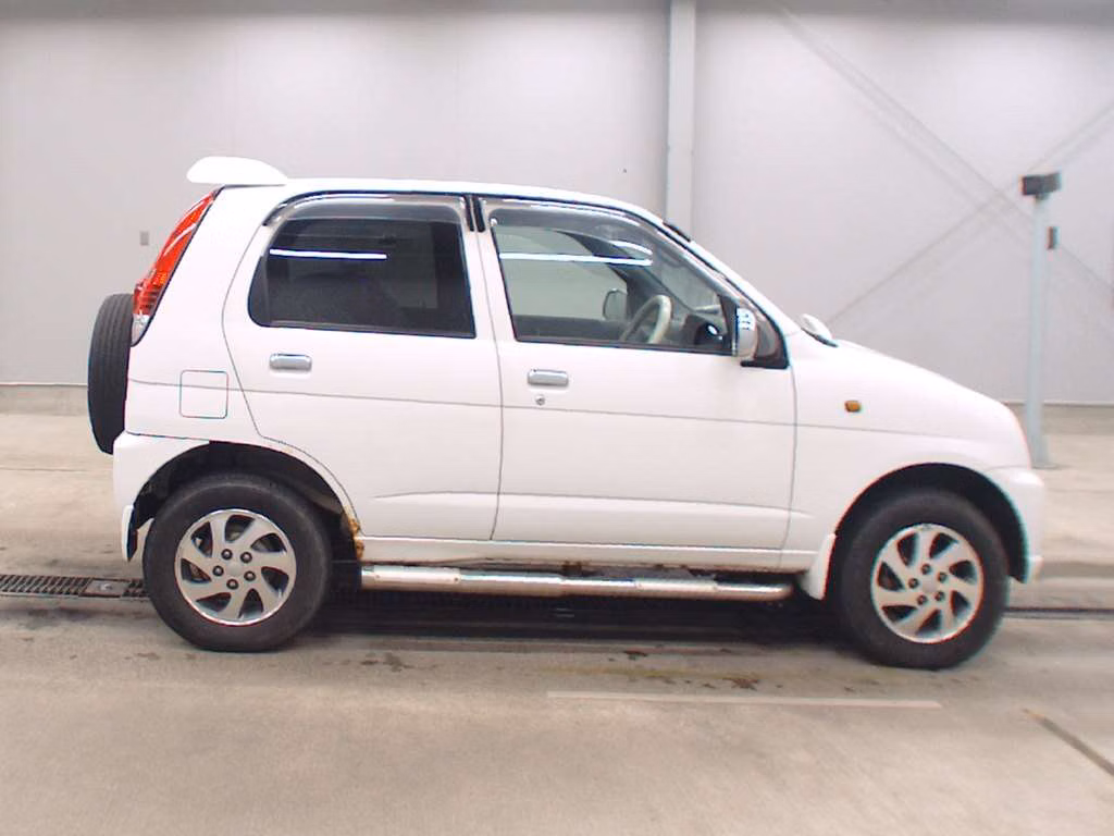 DAIHATSU TERIOS KID