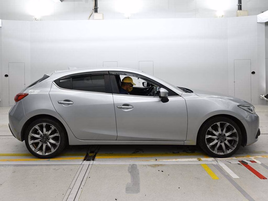 MAZDA AXELA