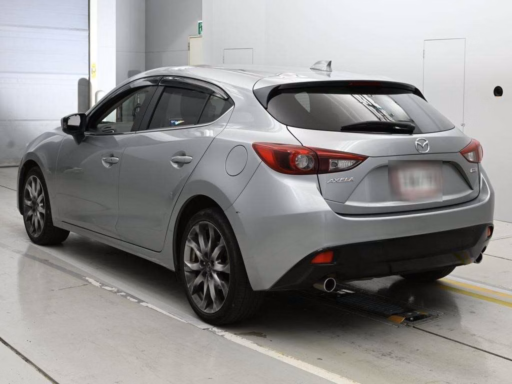 MAZDA AXELA