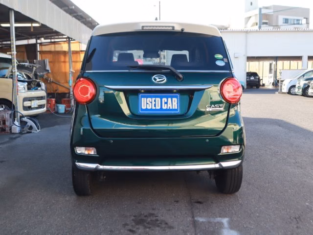 DAIHATSU CAST