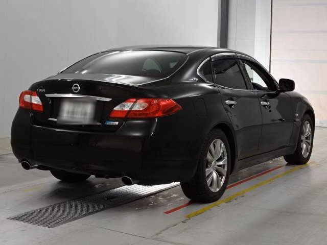 NISSAN FUGA