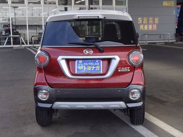 DAIHATSU CAST