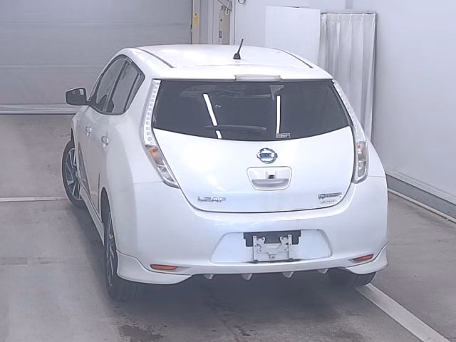 NISSAN LEAF