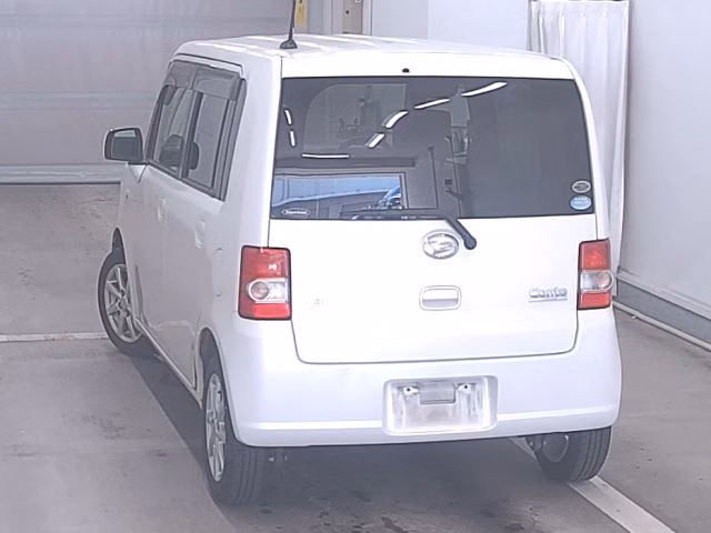 DAIHATSU MOVE CONTE