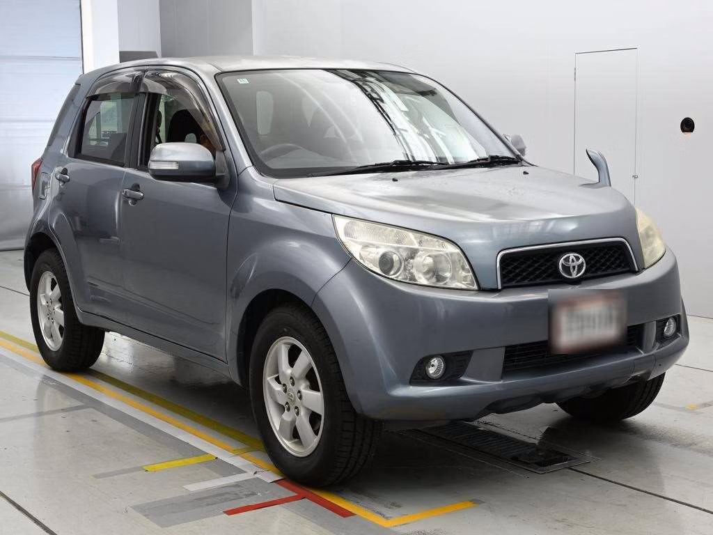 TOYOTA RUSH