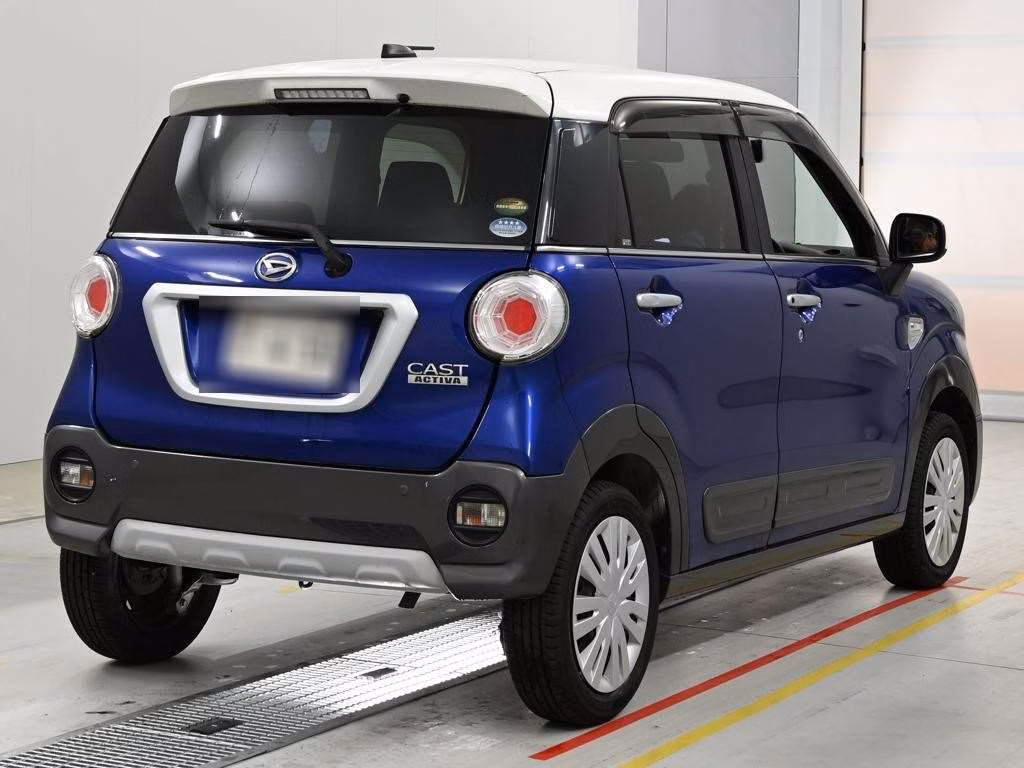 DAIHATSU CAST