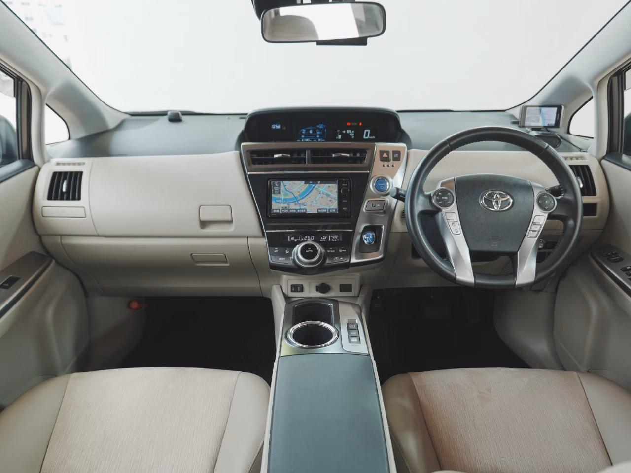 TOYOTA PRIUS ALPHA