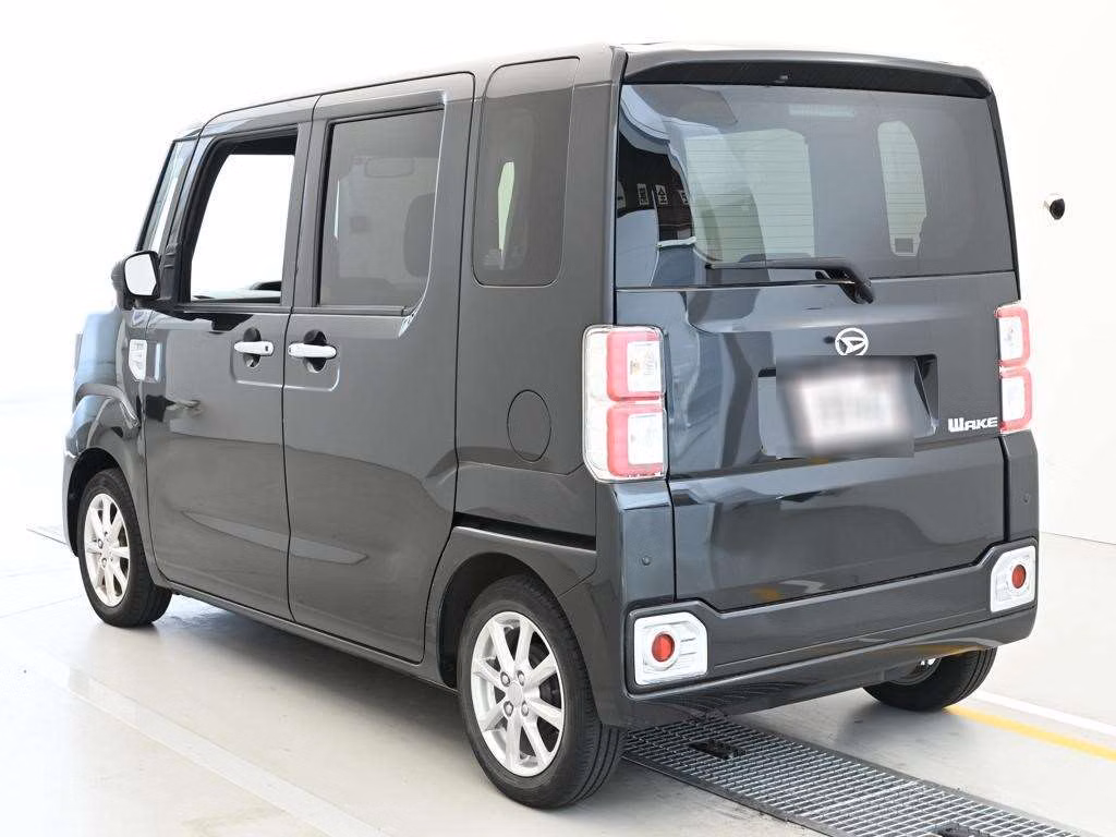 DAIHATSU WAKE
