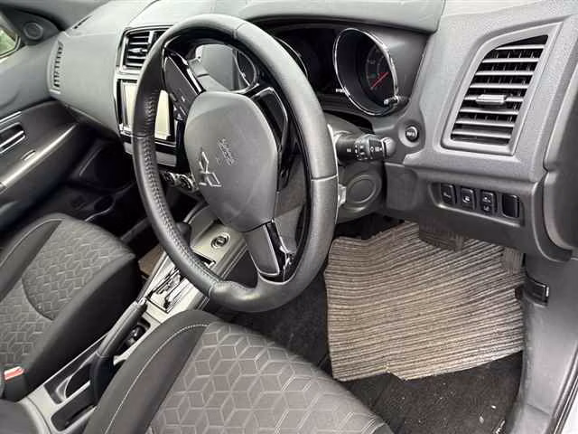 MITSUBISHI RVR