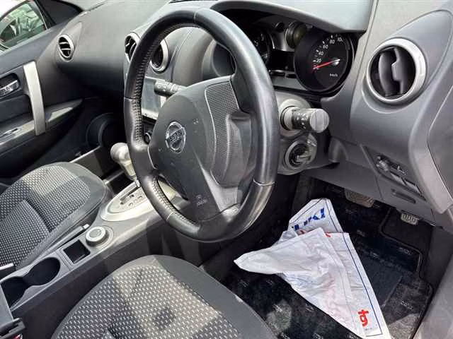 NISSAN DUALIS