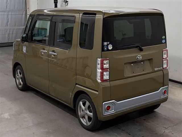 DAIHATSU WAKE