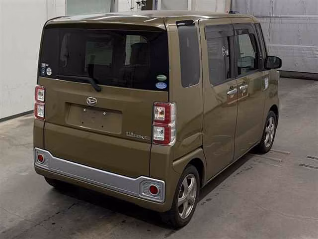 DAIHATSU WAKE