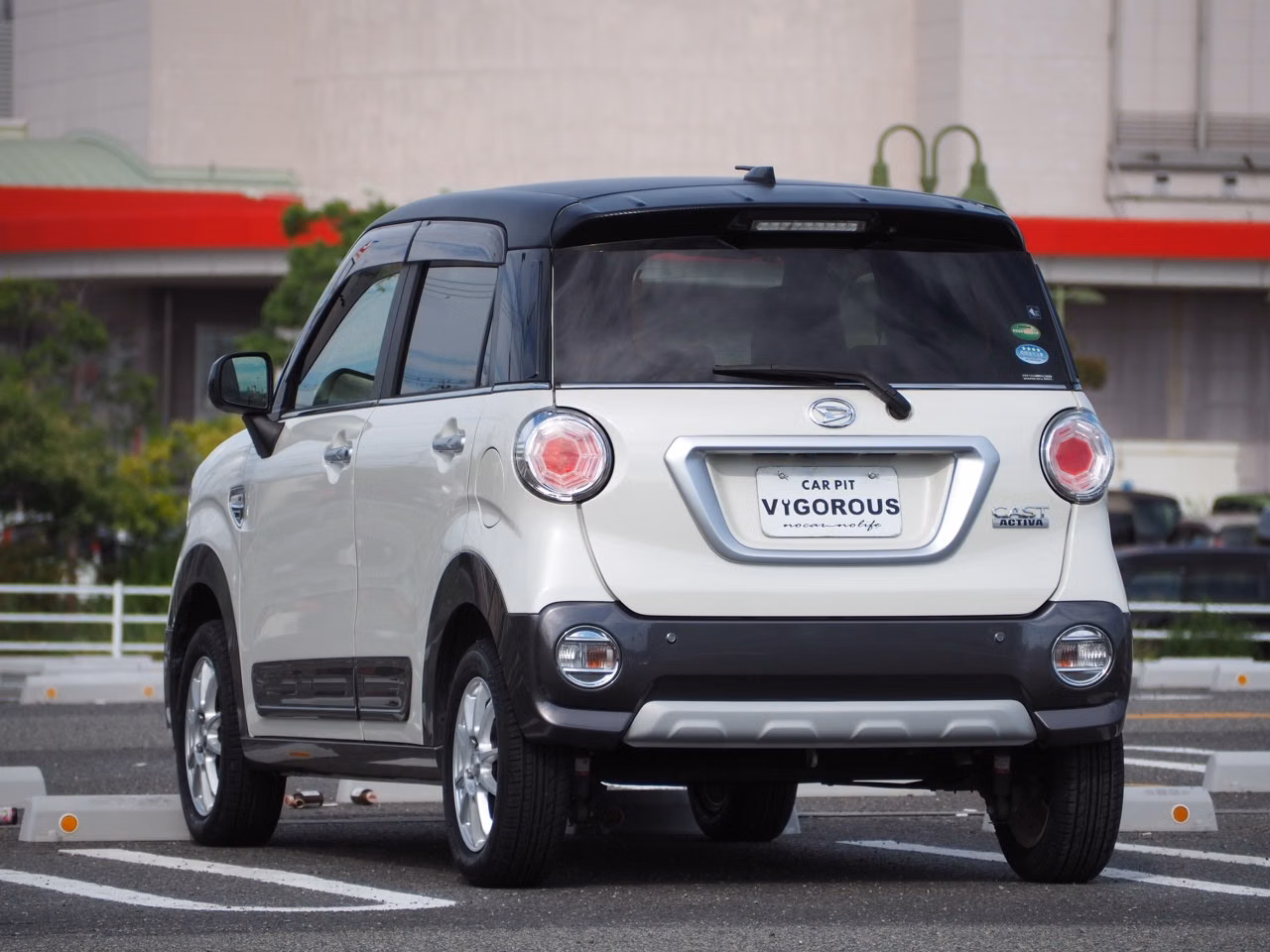DAIHATSU CAST