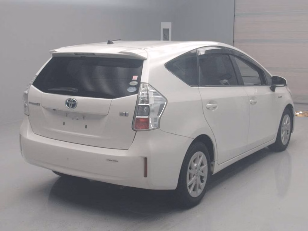 TOYOTA PRIUS ALPHA