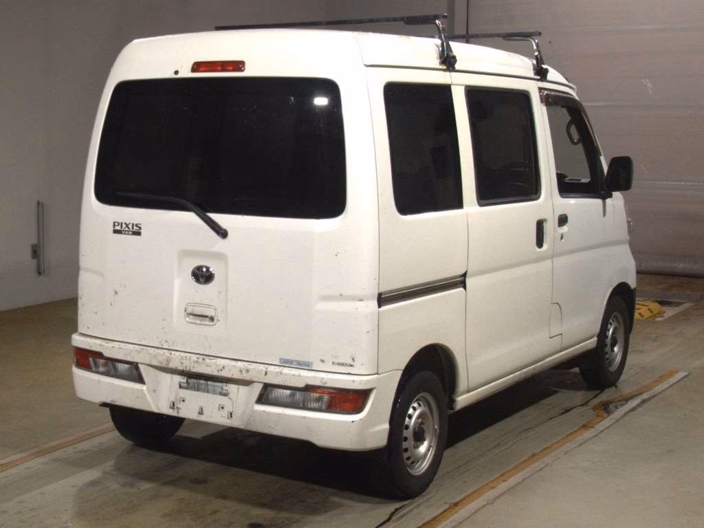 TOYOTA PIXIS VAN