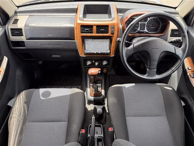 MITSUBISHI PAJERO MINI