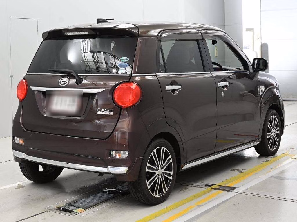 DAIHATSU CAST