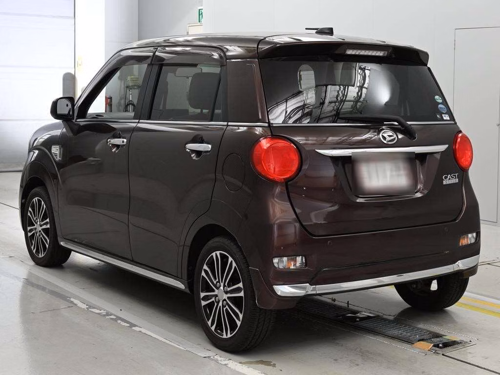 DAIHATSU CAST