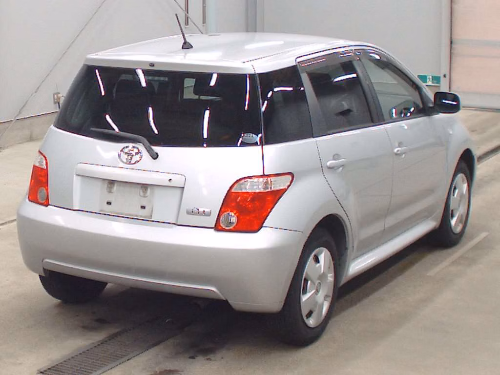 TOYOTA IST