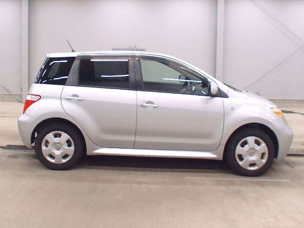 TOYOTA IST