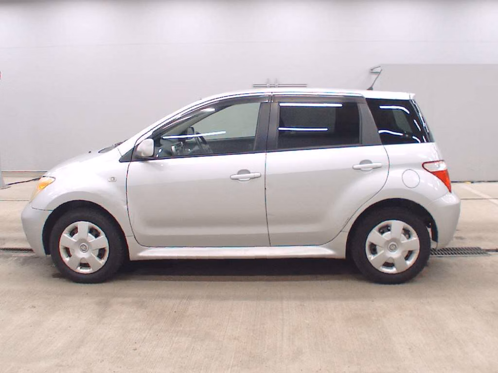 TOYOTA IST