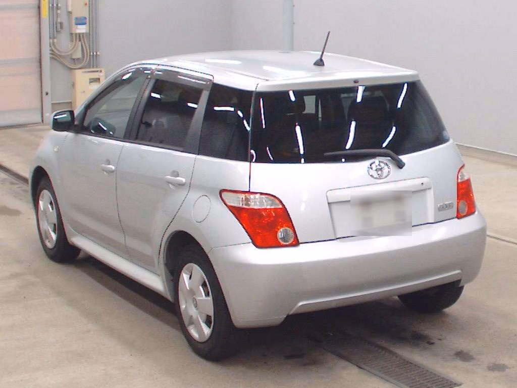 TOYOTA IST
