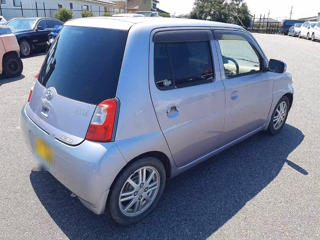 DAIHATSU ESSE