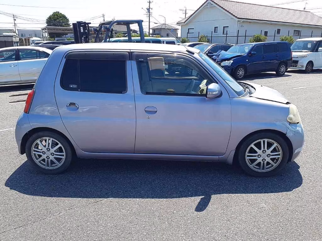 DAIHATSU ESSE
