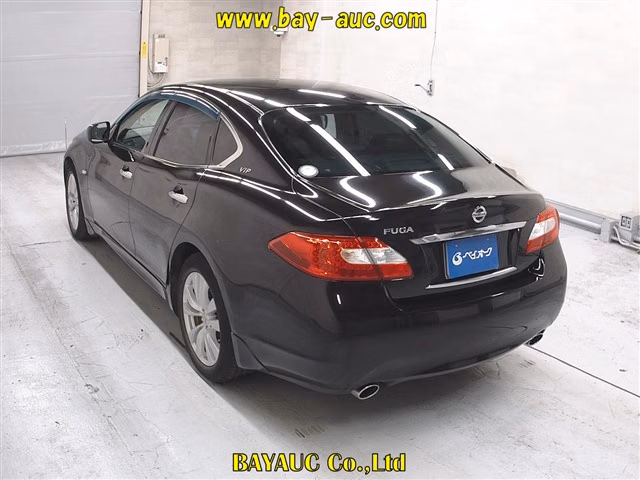 NISSAN FUGA