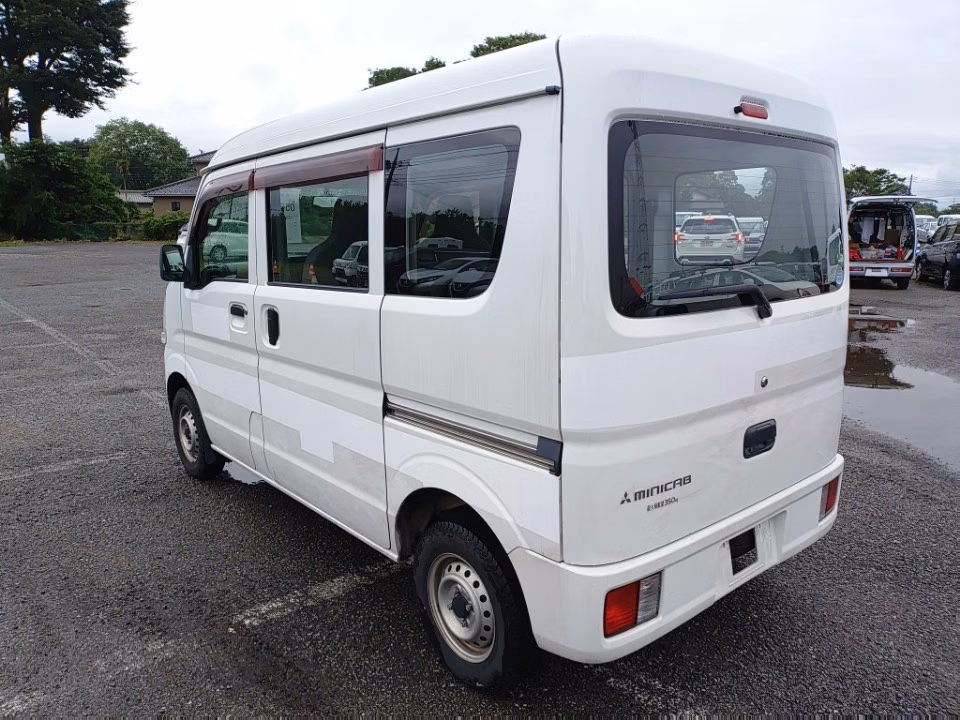 MITSUBISHI MINICAB