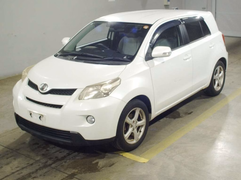 TOYOTA IST
