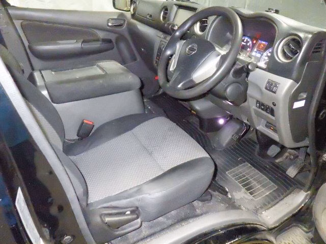 NISSAN NV350 CARAVAN