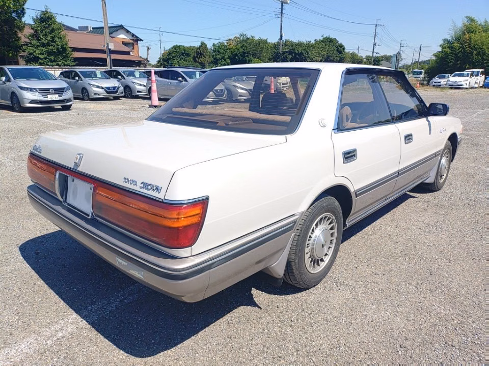 TOYOTA CROWN